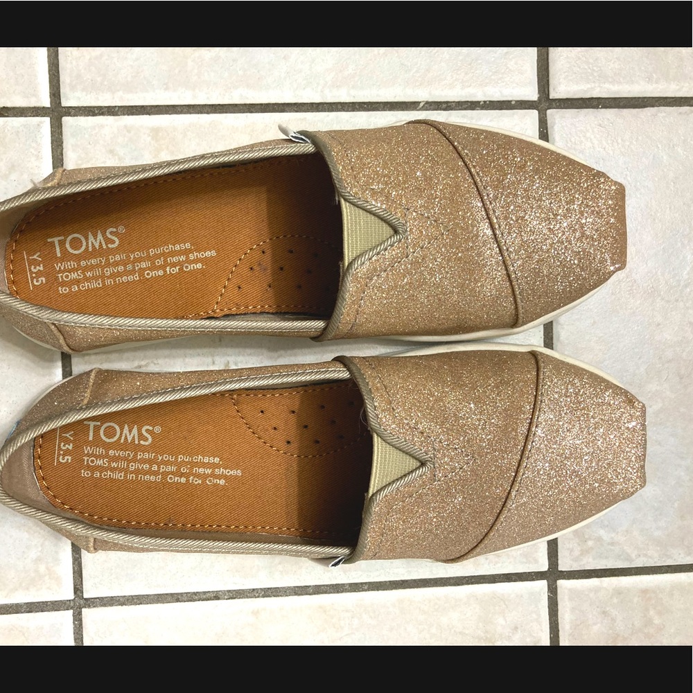 Girls Gold Glitter TOMS size 3.5